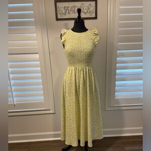 MELLODAY SMOCKED TOP RUFFLE SLEEVE FLORAL DRESS SIZE SMALL